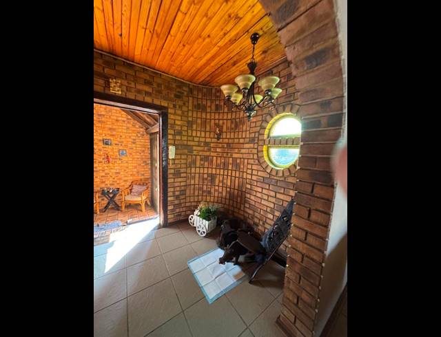 5 BEDROOM HOUSE FOR SALE IN REYNO RIDGE